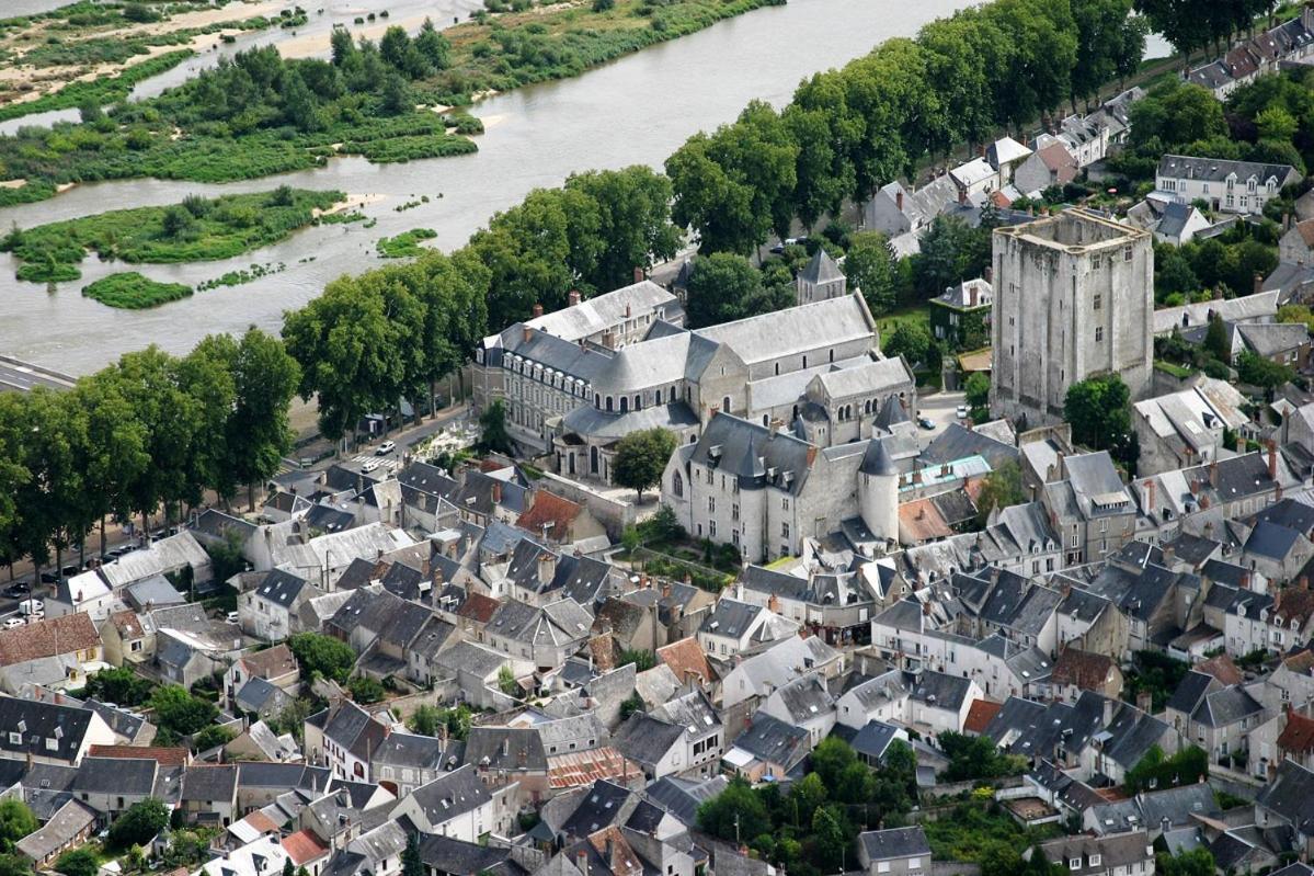 Ferienwohnung Coeur Du Centre Historique De Beaugency Exterior foto